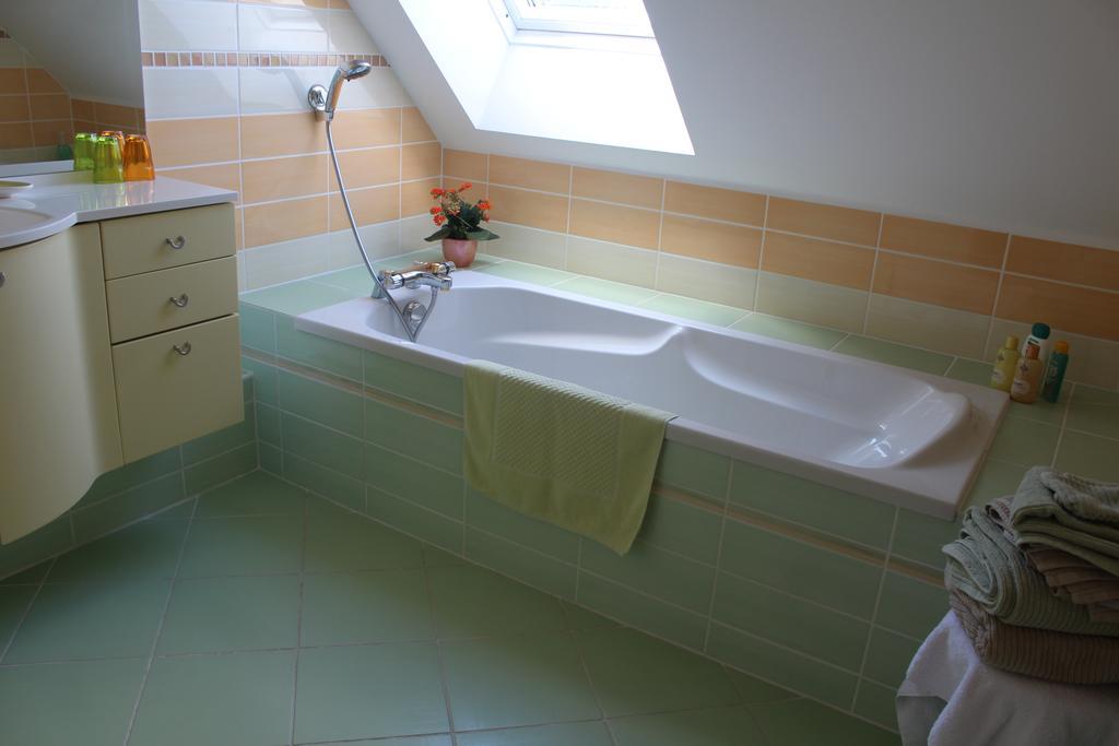 Le Clos Des Roses Saint-Règle Eksteriør billede